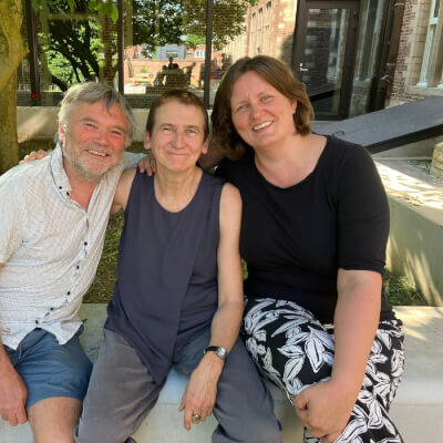 Jaaropleiding groepstherapie (specialisatieopleiding van 18 dagen) Jaaropleiding groepstherapie (specialisatieopleiding van 18 dagen)